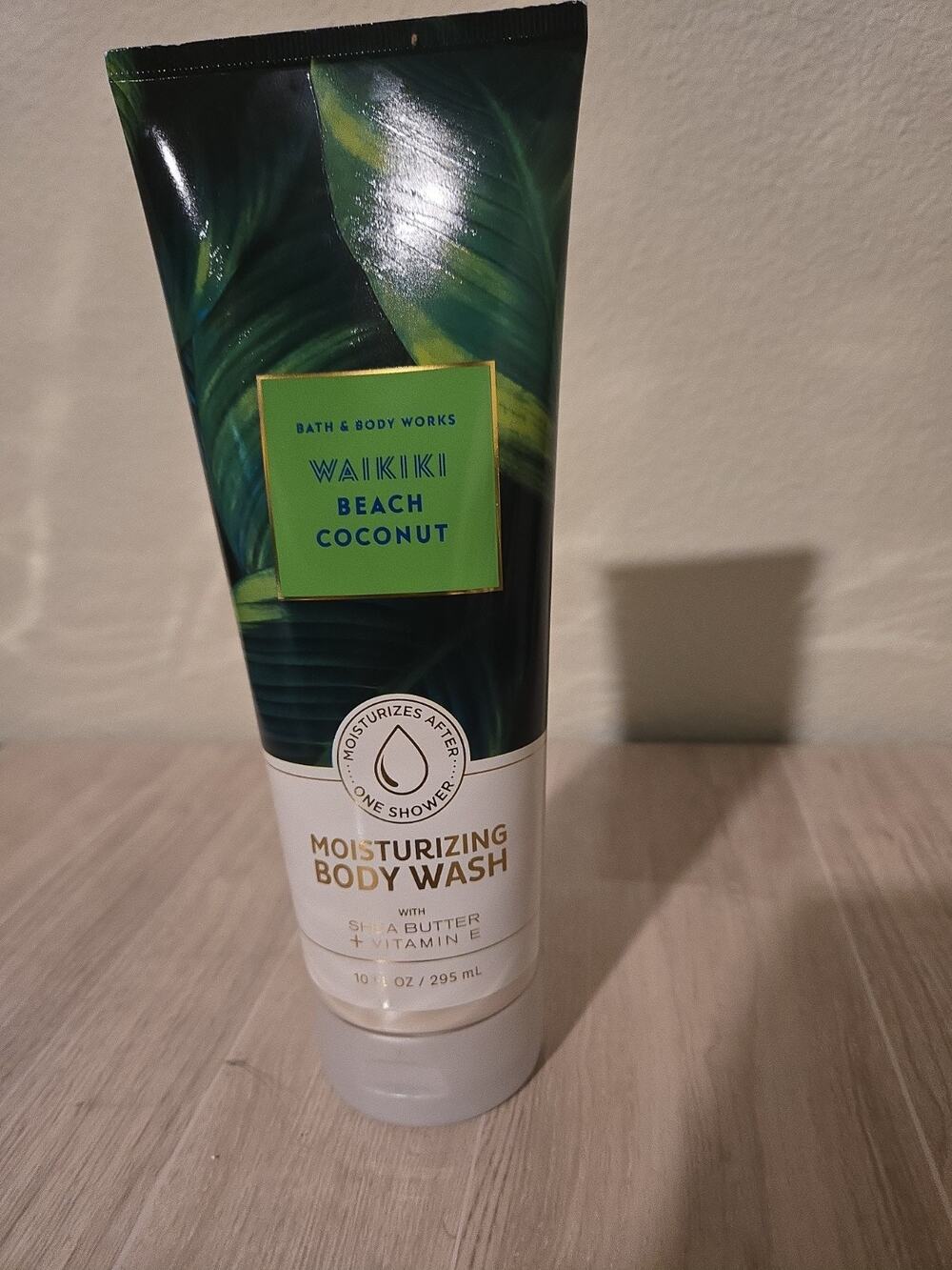 Bath & Body Works Waikiki Beach Coconut Moisturizing Body Wash 10-Fl oz